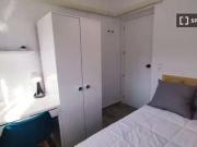 Se alquila habitación en piso compartido de 5...
