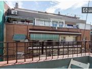 Se alquila habitación en piso compartido de 5...