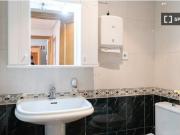 Se alquila habitación en piso compartido de 5...