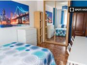 Se alquila habitación en piso compartido de 5...