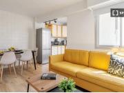 Se alquila habitación en piso compartido de 5...