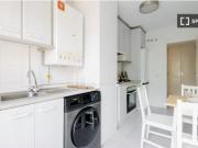 Se alquila habitación en piso compartido de 5...