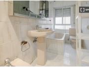 Se alquila habitación en piso compartido de 5...