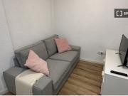 Se alquila habitación en piso compartido de 5...