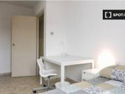 Se alquila habitación en piso compartido de 5...