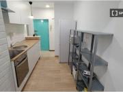 Se alquila habitación en piso compartido de 5...