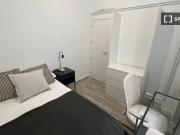 Se alquila habitación en piso compartido de 5...
