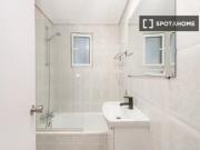 Se alquila habitación en piso compartido de 5...