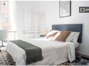 Se alquila habitación en piso compartido de 5...