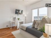 Se alquila habitación en piso compartido de 5...