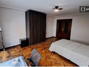 Se alquila habitación en piso compartido de 5... Se alquila habitación en piso compartido de 5...