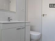 Se alquila habitación en piso compartido de 5...