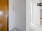 Se alquila habitación en piso compartido de 5...