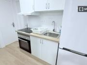 Se alquila habitación en piso compartido de 5...