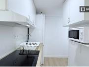 Se alquila habitación en piso compartido de 5...