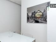 Se alquila habitación en piso compartido de 5...