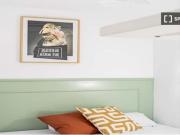 Se alquila habitación en piso compartido de 68...