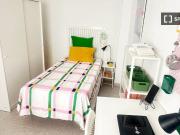 Habitación en piso de 6 habitaciones en alquiler en...