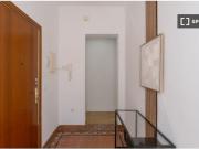 Se alquila habitación en piso compartido de 6...