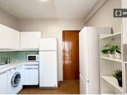 Se alquila habitación en piso compartido de 6...