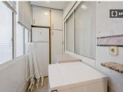 Se alquila habitación en piso compartido de 6...