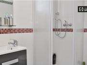 Se alquila habitación en piso compartido de 6...