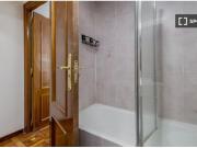 Se alquila habitación en piso compartido de 6...