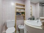 Se alquila habitación en piso compartido de 6...