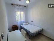 Se alquila habitación en piso compartido de 6...