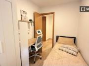 Se alquila habitación en piso compartido de 6...