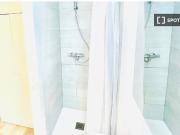 Se alquila habitación en piso compartido de 6...