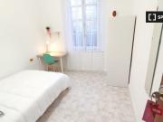 Se alquila habitación en piso compartido de 6...