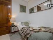Se alquila habitación en piso compartido de 7...