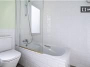 Se alquila habitación en piso compartido de 7...