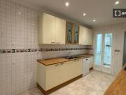 Se alquila habitación en piso compartido de 7...