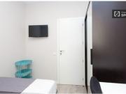 Se alquila habitación en piso compartido de 7...