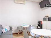 Se alquila habitación en piso compartido de 8...