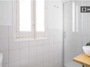 Se alquila habitación en piso compartido de 8...