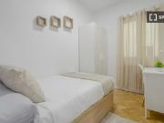 Se alquila habitación en piso compartido de 8...