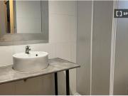 Se alquila habitación en piso compartido de 8...