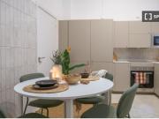 Se alquila habitación en piso compartido de 8...