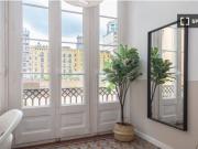 Se alquila habitación en piso compartido de 8...
