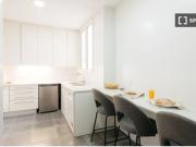 Se alquila habitación en piso compartido de 8...