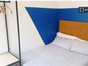 Se alquila habitación en piso compartido de 8...