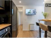 Se alquila habitación en piso compartido de 8...