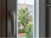 Se alquila habitación en piso compartido de 8...