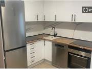 Se alquila habitación en piso compartido de 8...