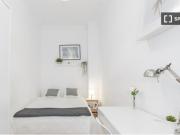 Se alquila habitación en piso compartido de 8...