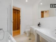 Se alquila habitación en piso compartido de 8...