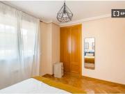 Se alquila habitación en piso compartido de 8...